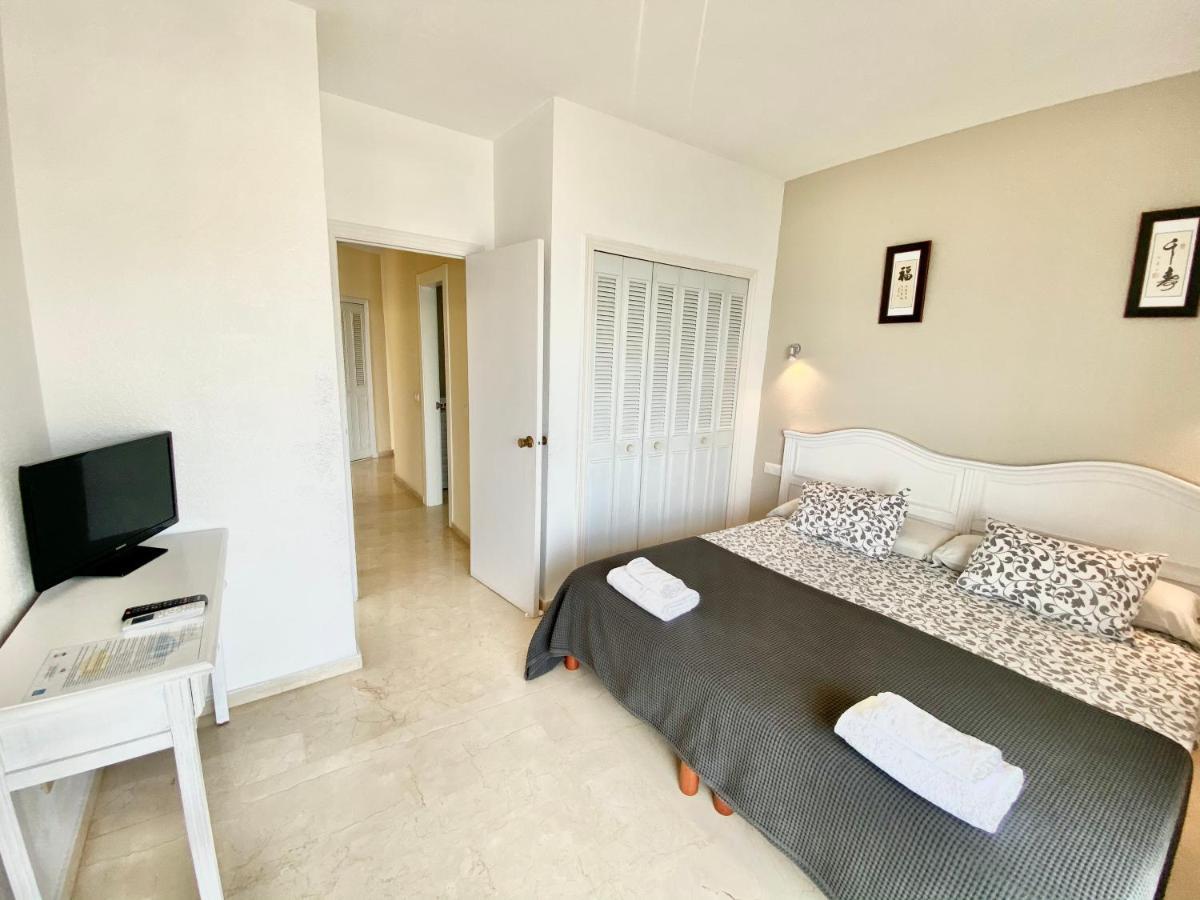 Apartamentos Turisticos Castillo Del Vigia Торремолинос Экстерьер фото